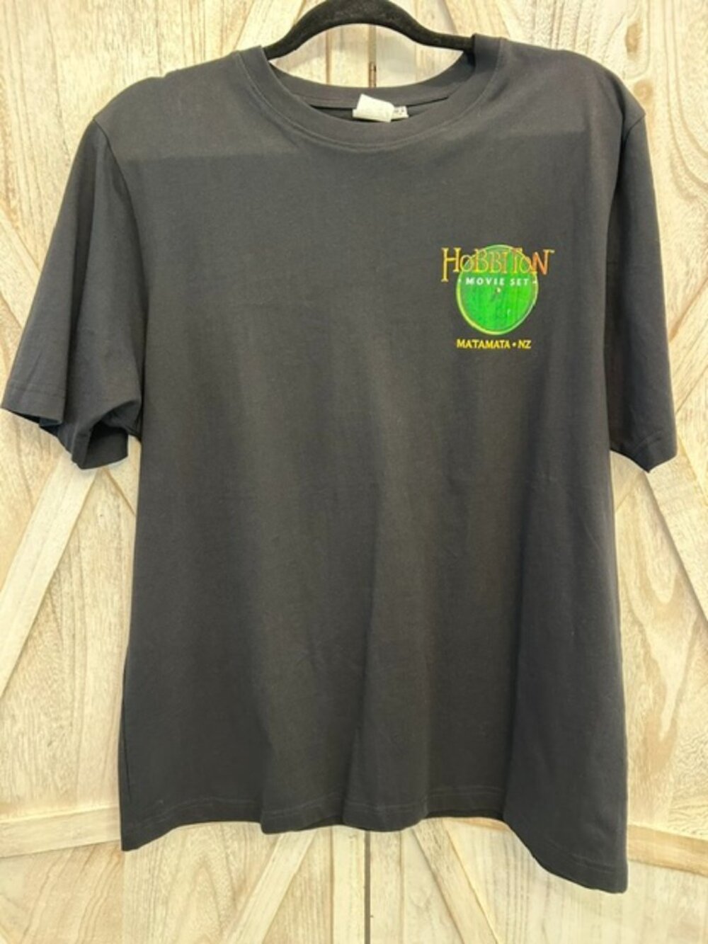 Official Hobbiton Movie Set T-Shirt Matamata NZ Lord of the Rings LOR Medium